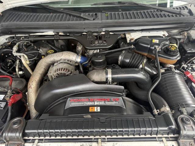 Photo of 2005 White Ford F-350