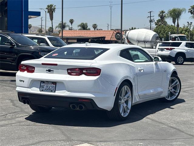 Photo of 2022 Summit White Chevrolet Camaro
