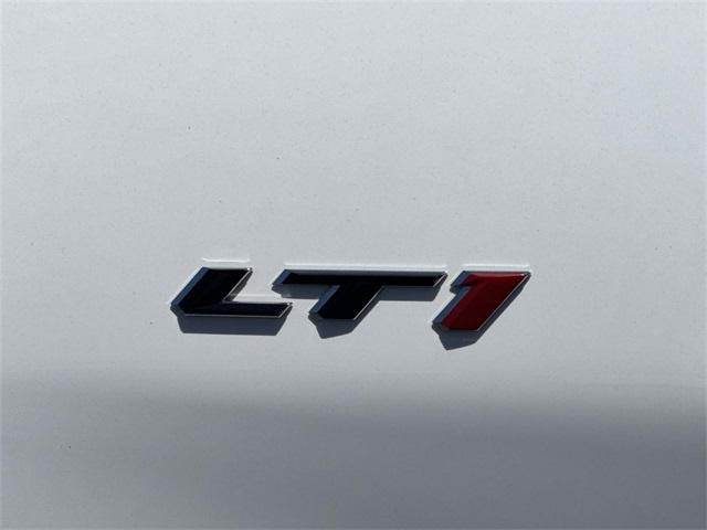 Photo of 2022 Summit White Chevrolet Camaro