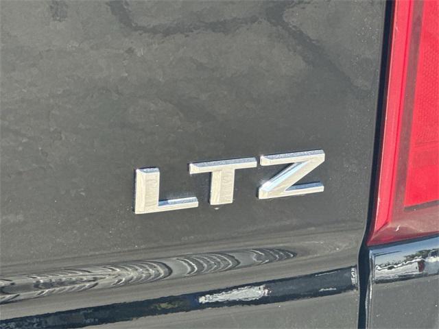Photo of 2022 Black Chevrolet Silverado 1500