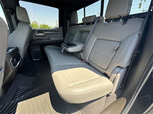 Photo of 2022 Black Chevrolet Silverado 1500