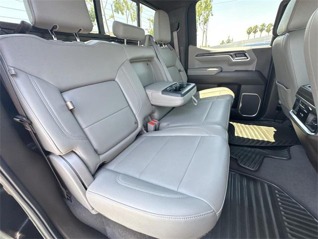 Photo of 2022 Black Chevrolet Silverado 1500