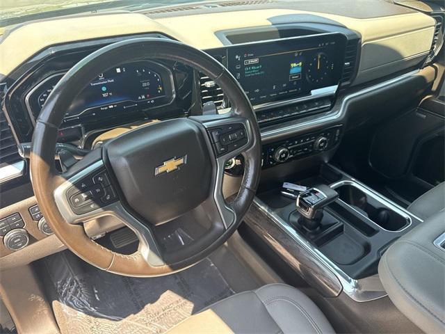 Photo of 2022 Black Chevrolet Silverado 1500