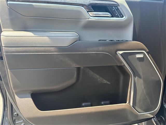 Photo of 2022 Black Chevrolet Silverado 1500