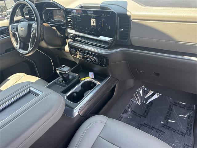 Photo of 2022 Black Chevrolet Silverado 1500