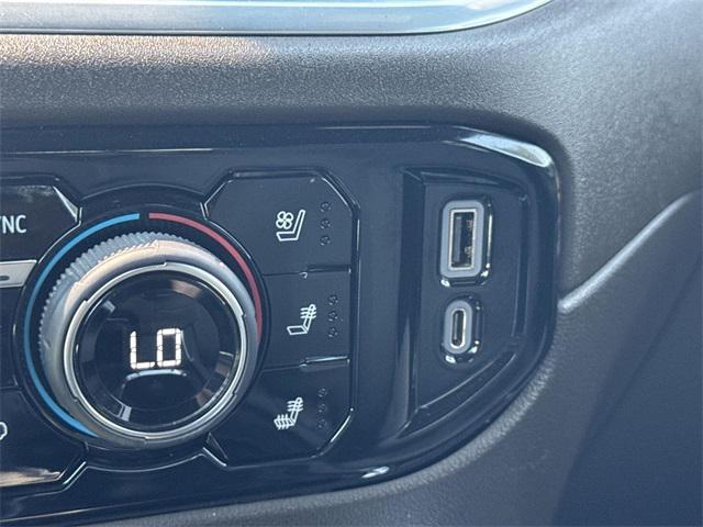 Photo of 2022 Black Chevrolet Silverado 1500
