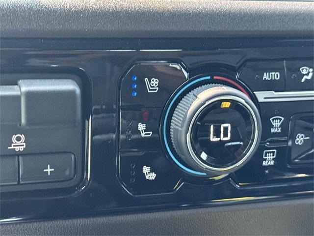 Photo of 2022 Black Chevrolet Silverado 1500