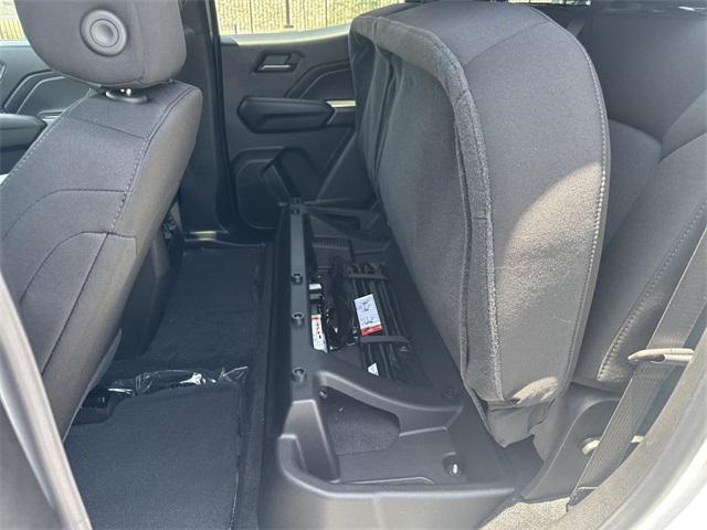 Photo of 2025 Summit White Chevrolet Colorado