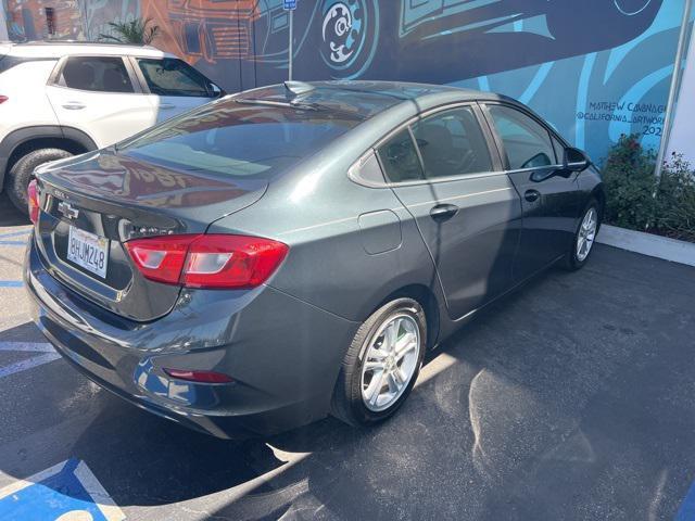 Photo of 2018 Graphite Metallic Chevrolet Cruze