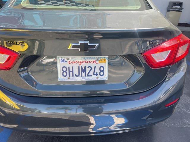 Photo of 2018 Graphite Metallic Chevrolet Cruze