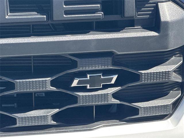 Photo of 2025 Summit White Chevrolet Silverado 1500