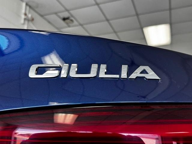Photo of 2017 Montecarlo Blue Metallic Alfa Romeo Giulia