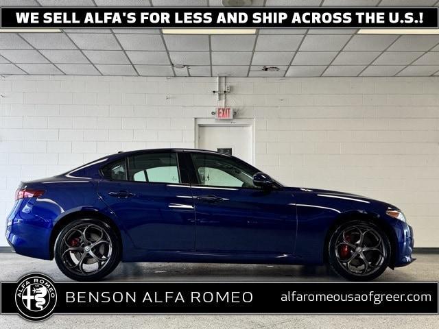 Photo of 2017 Montecarlo Blue Metallic Alfa Romeo Giulia