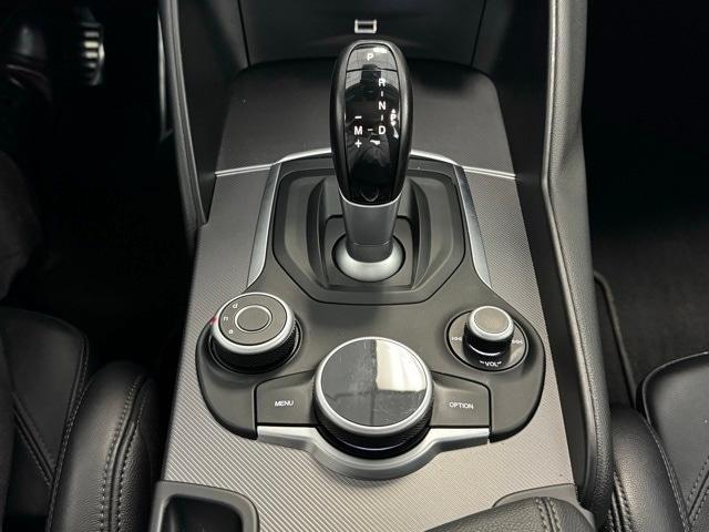 Photo of 2017 Montecarlo Blue Metallic Alfa Romeo Giulia