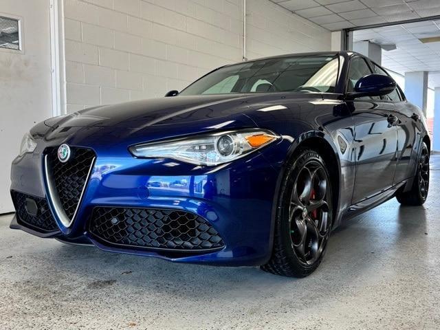 Photo of 2017 Montecarlo Blue Metallic Alfa Romeo Giulia