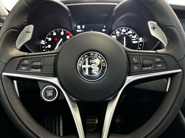 Photo of 2017 Montecarlo Blue Metallic Alfa Romeo Giulia