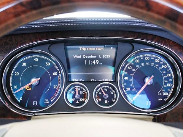 Photo of 2016 Dark Sapphire Blue Metallic Bentley Continental GT