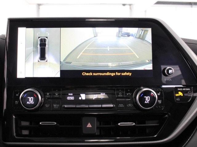 Photo of 2023 Magnetic Gray Metallic Toyota Highlander