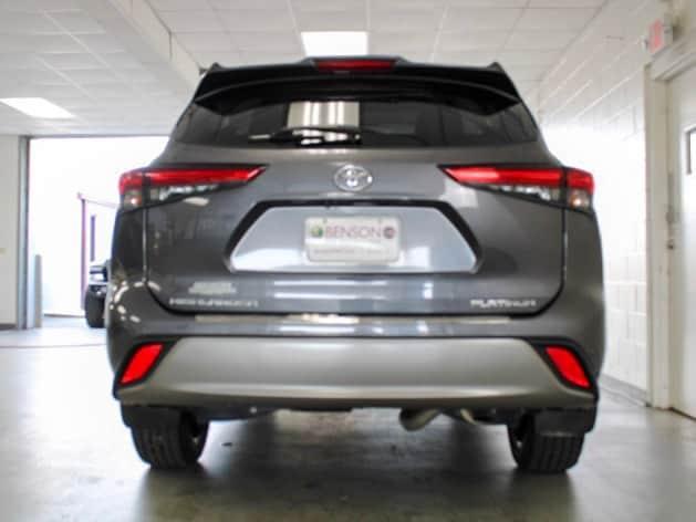 Photo of 2023 Magnetic Gray Metallic Toyota Highlander