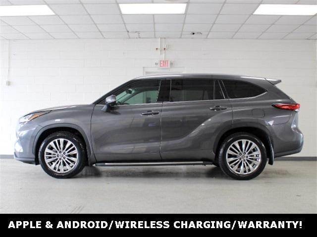 Photo of 2023 Magnetic Gray Metallic Toyota Highlander