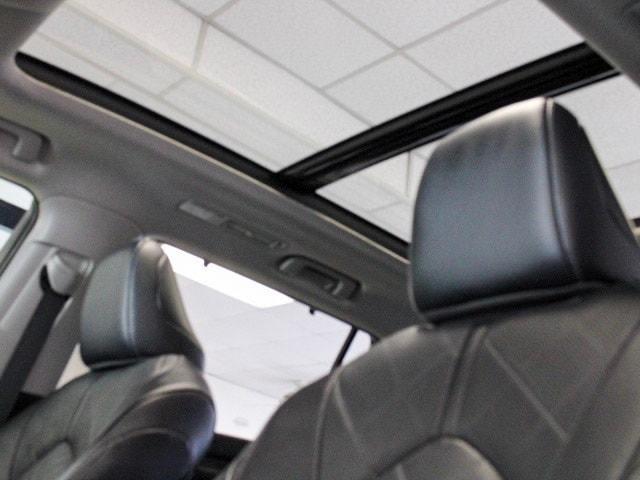 Photo of 2023 Magnetic Gray Metallic Toyota Highlander