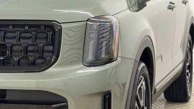 Photo of 2024 Jungle Green Kia Telluride