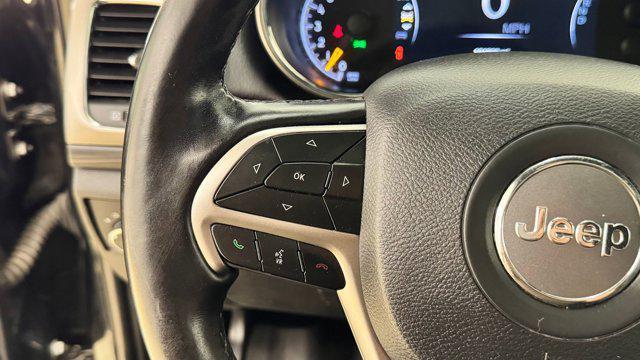 Photo of 2020 Diamond Black Crystal Pearlcoat Jeep Grand Cherokee