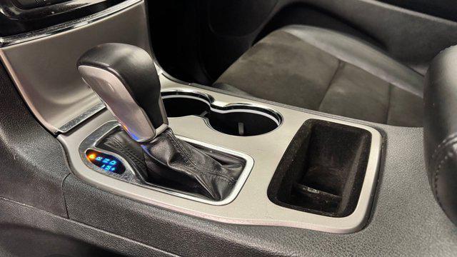 Photo of 2020 Diamond Black Crystal Pearlcoat Jeep Grand Cherokee