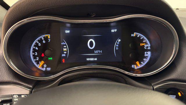 Photo of 2020 Diamond Black Crystal Pearlcoat Jeep Grand Cherokee