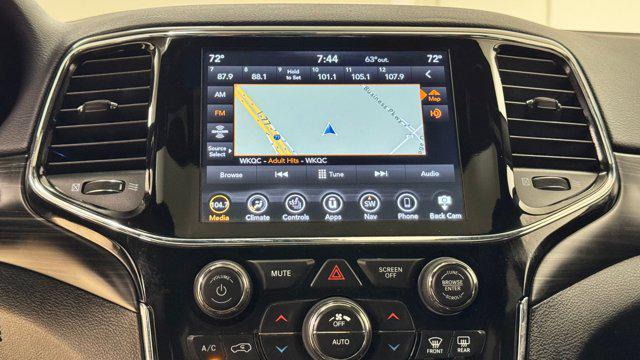 Photo of 2020 Diamond Black Crystal Pearlcoat Jeep Grand Cherokee