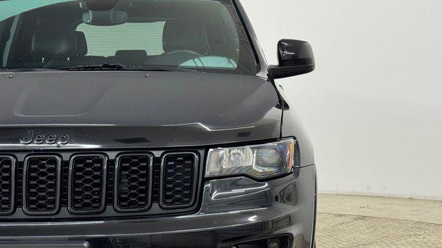 Photo of 2020 Diamond Black Crystal Pearlcoat Jeep Grand Cherokee