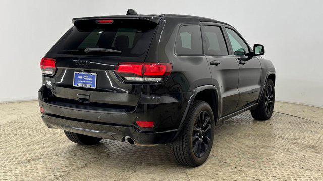 Photo of 2020 Diamond Black Crystal Pearlcoat Jeep Grand Cherokee