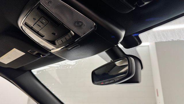 Photo of 2020 Diamond Black Crystal Pearlcoat Jeep Grand Cherokee