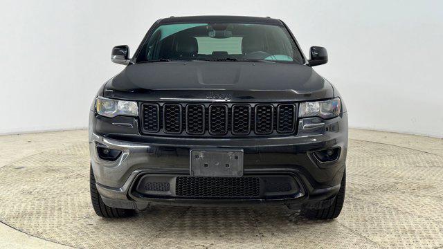 Photo of 2020 Diamond Black Crystal Pearlcoat Jeep Grand Cherokee