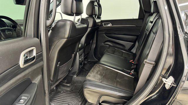 Photo of 2020 Diamond Black Crystal Pearlcoat Jeep Grand Cherokee