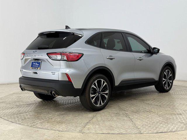 Photo of 2022 Iconic Silver Metallic Ford Escape