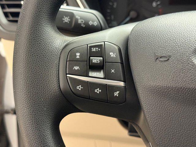 Photo of 2022 Iconic Silver Metallic Ford Escape
