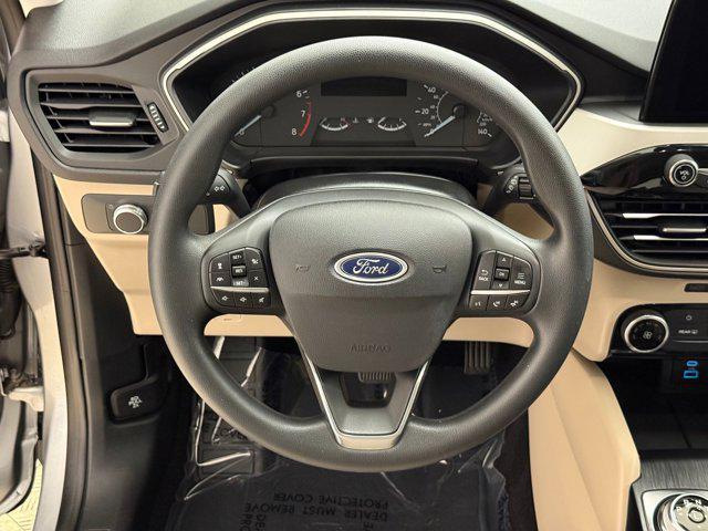 Photo of 2022 Iconic Silver Metallic Ford Escape
