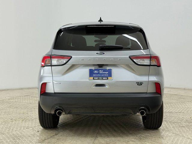 Photo of 2022 Iconic Silver Metallic Ford Escape