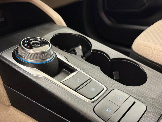 Photo of 2022 Iconic Silver Metallic Ford Escape