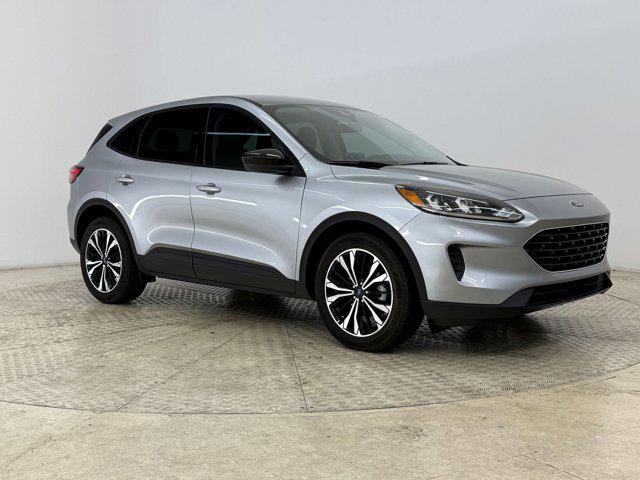 Photo of 2022 Iconic Silver Metallic Ford Escape
