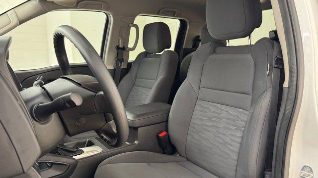Photo of 2023 Glacier White Nissan Frontier