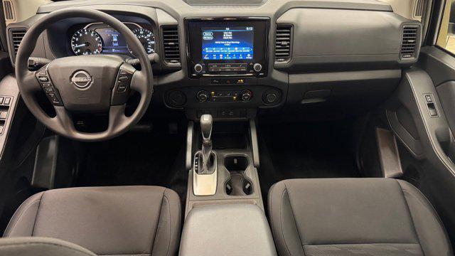 Photo of 2023 Glacier White Nissan Frontier