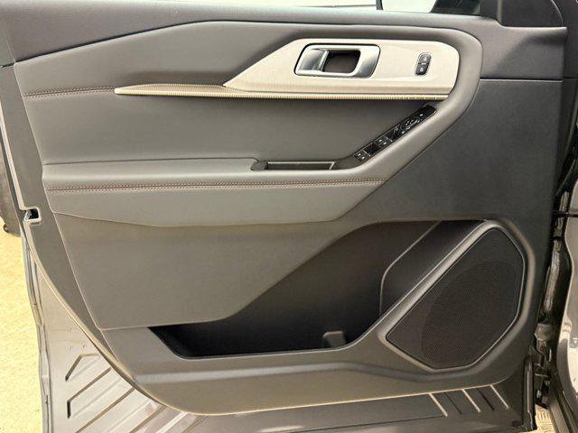Photo of 2025 Carbonized Gray Metallic Ford Explorer