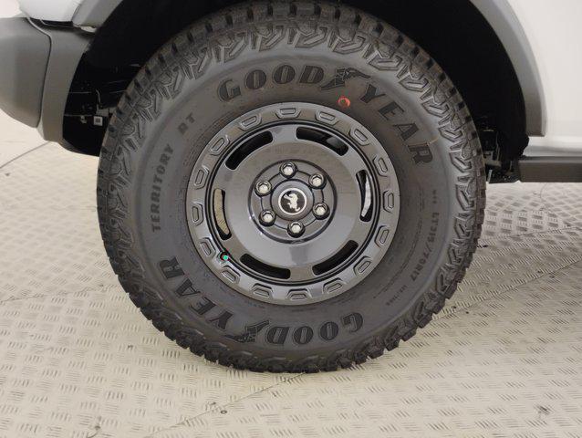 Photo of 2025 Oxford White Ford Bronco