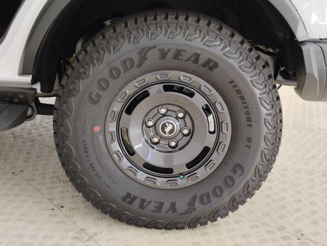 Photo of 2025 Oxford White Ford Bronco