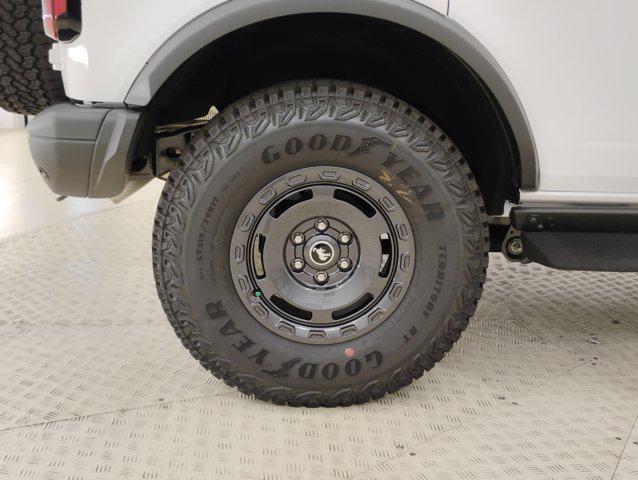 Photo of 2025 Oxford White Ford Bronco