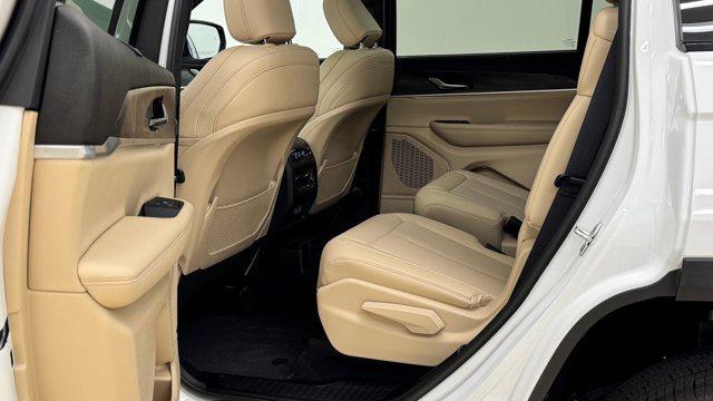 Photo of 2025 Bright White Clearcoat Jeep Grand Cherokee L