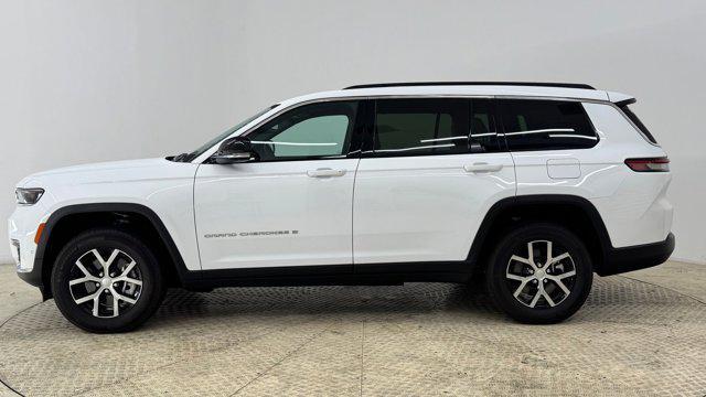Photo of 2025 Bright White Clearcoat Jeep Grand Cherokee L