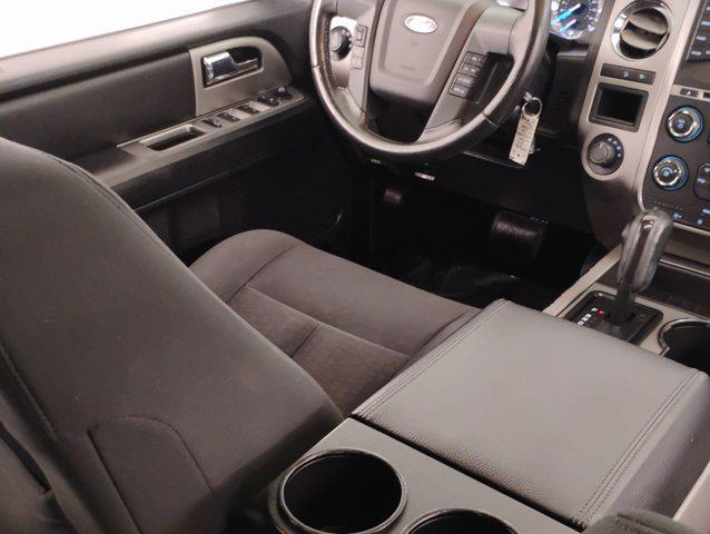 Photo of 2017 Magnetic Ford Expedition